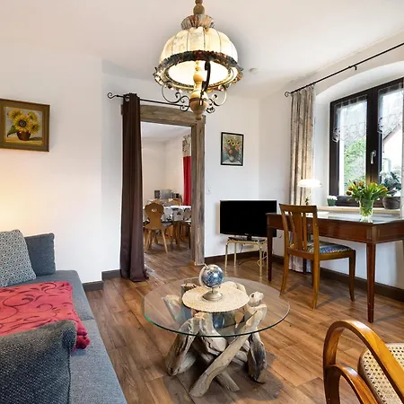 Buchhaus Vier - Mittelgeschoss Apartment *