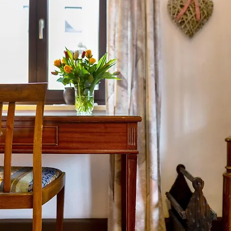 Buchhaus Vier - Mittelgeschoss Apartment *